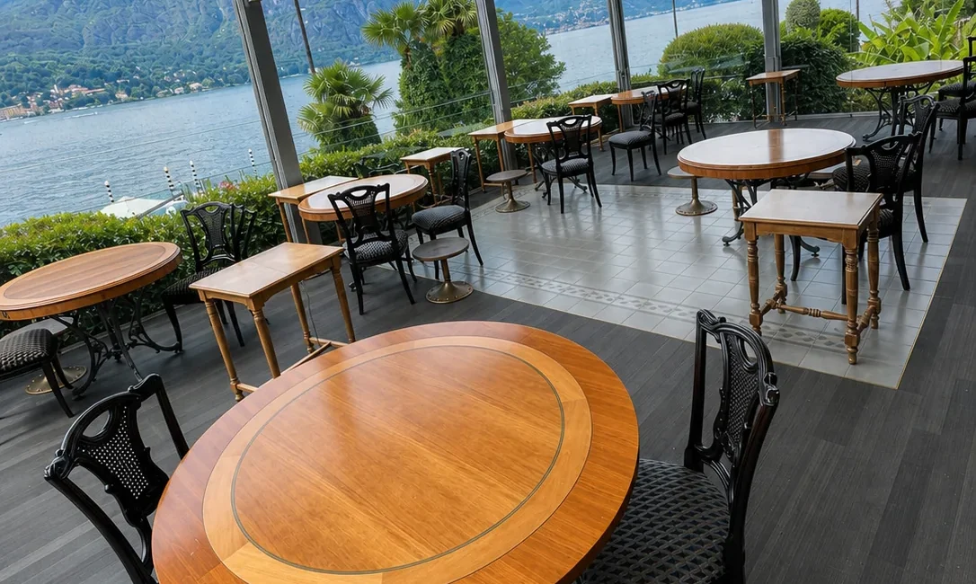 Sala ristorante panoramica del Grand Hotel completata con arredi su misura