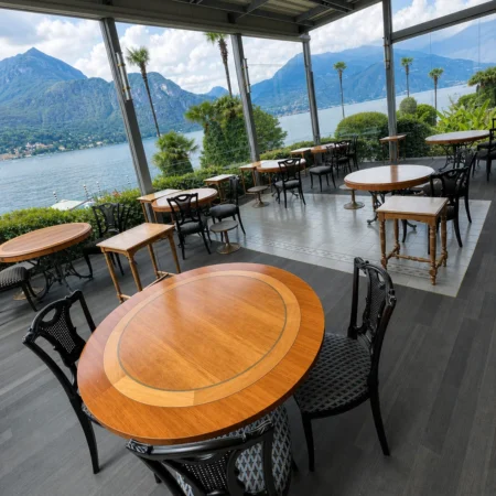 Sala ristorante panoramica del Grand Hotel completata con arredi su misura